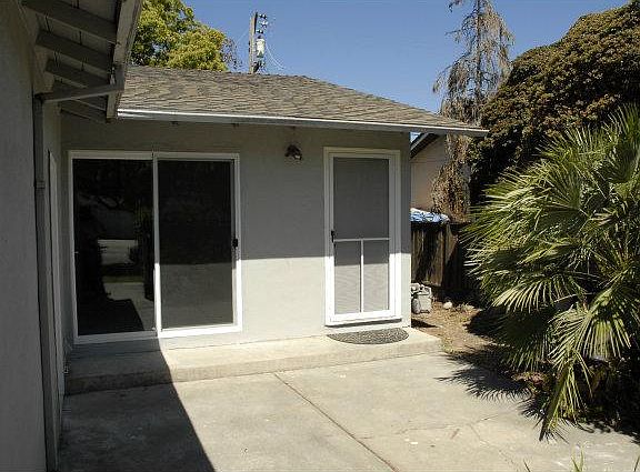 2nd image of 965 Gretchen Ln