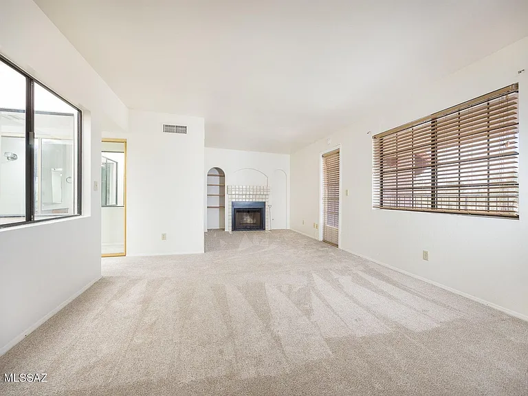 2284 W Paseo Cielo — Photo 18