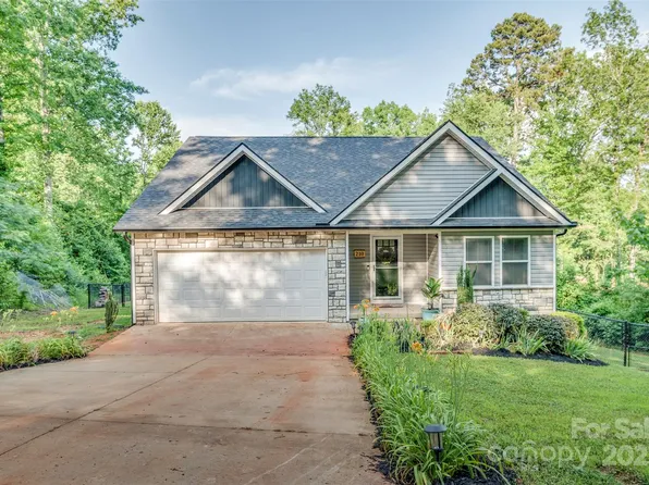 210 Holmes Dr, Spartanburg, SC 29303