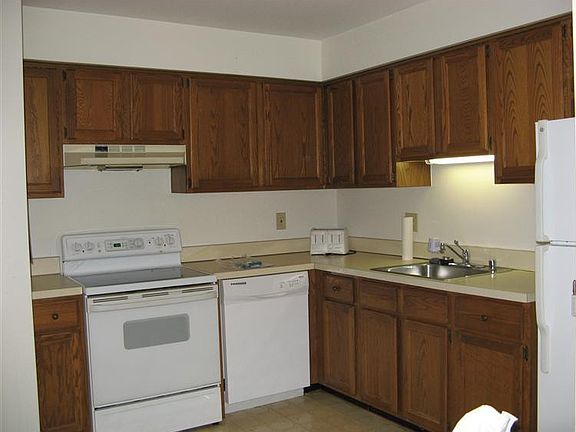 2nd image of 37442 N Laurel Park Dr