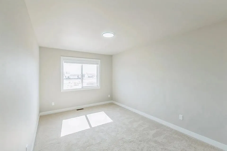 3 bed, 2.5 bath, 1664 sqft, $1,950 — Photo 2