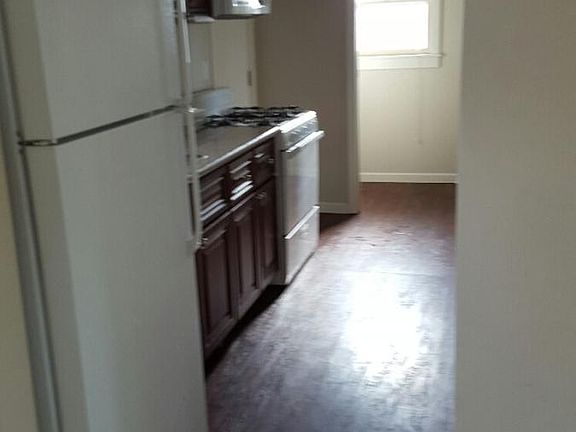 4th image of 327 20th St