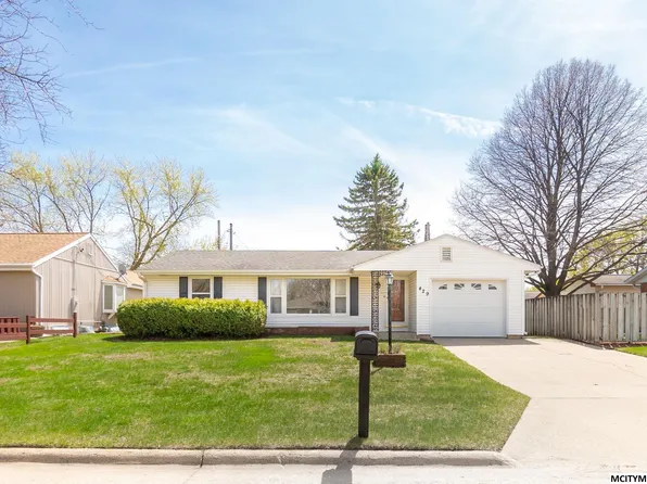429 22nd St SW, Mason City, IA 50401