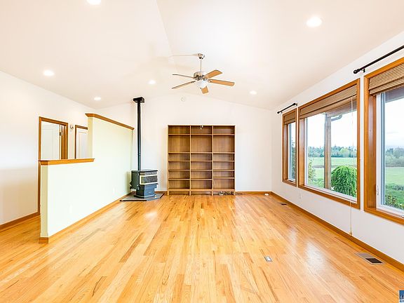 4th image of 163 Shepherds Way