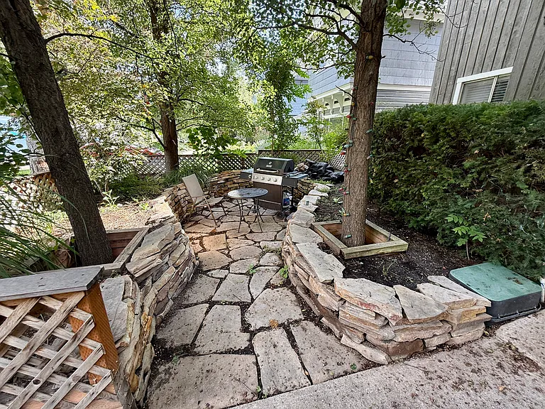 81 N South St #4 — Photo 8