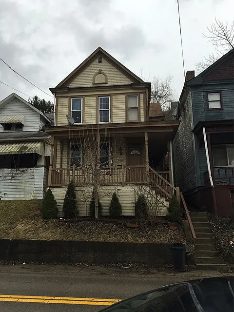 1238 Marshall St photo 1