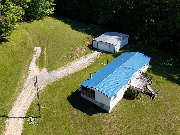 3rd image of 315 Circle Dr