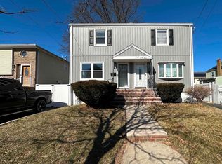 831 E Curtis St, Linden, NJ 07036