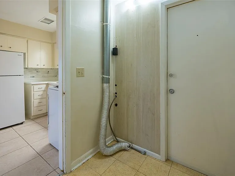 400 S Meteor Ave — Photo 11