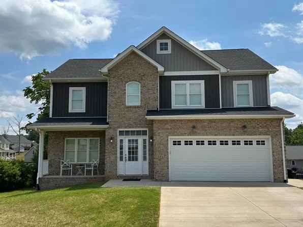 193 Turning Point Dr, Evington, VA 24550