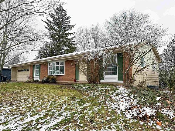 2nd image of 1301 Hampshire Dr
