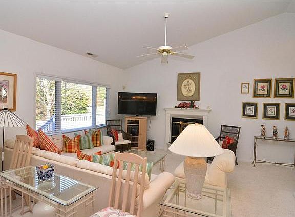 5th image of 38293 Clearwater Ct