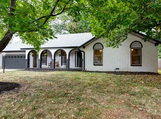 1821 E Swallow St, Springfield, MO 65804