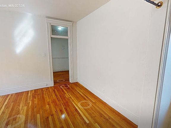 4th image of 8-5 Walbridge St
