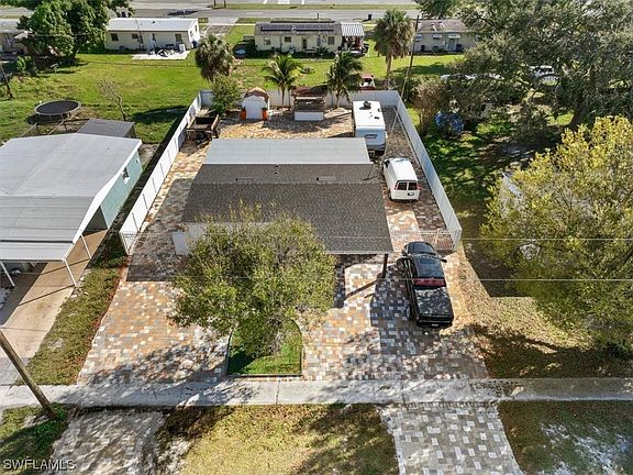 2nd image of 944 Tropical Palm Ave