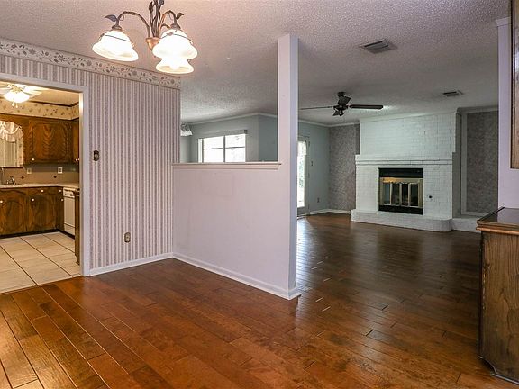 5th image of 2500 Fleetwood Dr