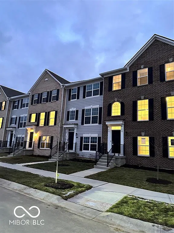 3 bed, 1710 sqft, $2,395 — Photo 3
