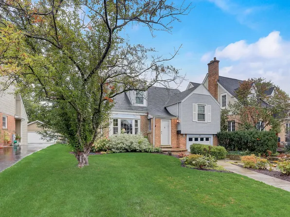 271 Churchill Pl, Clarendon Hills, IL 60514