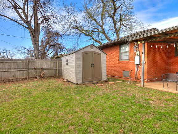 2nd image of 2304 Ashley Dr