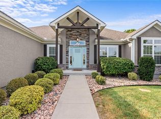 820 SE Cedrus Ln, Blue Springs, MO 64014