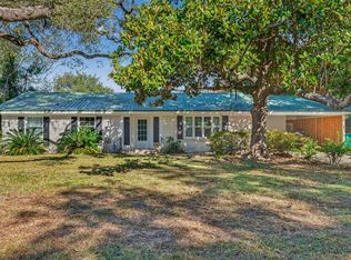 9 Walnut Ave, Shalimar, FL 32579