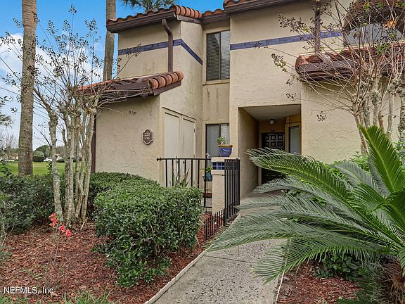 3rd image of 3809 LAVISTA Circle #220