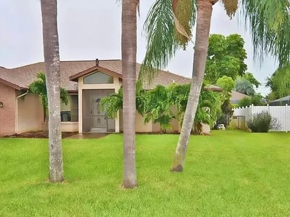 313 SE 33rd St, Cape Coral, FL 33904
