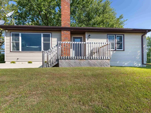 209 Hill St, East Dubuque, IL 61025