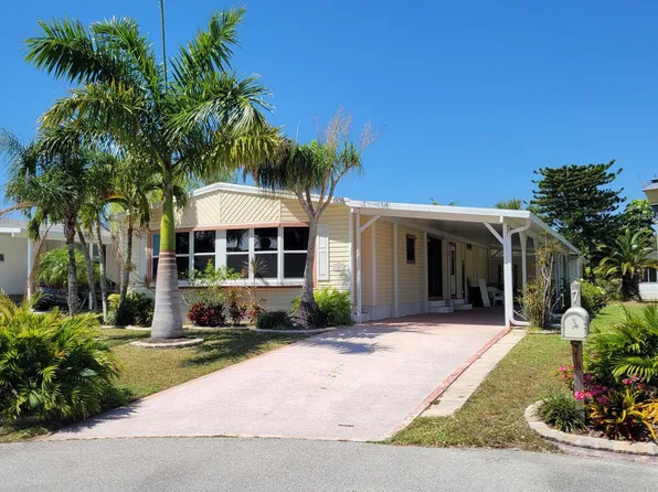 7 Grande Camino Court, Fort Pierce, FL 34951