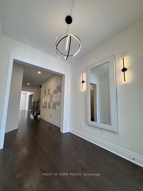 5 bed, $8,500 — Photo 1