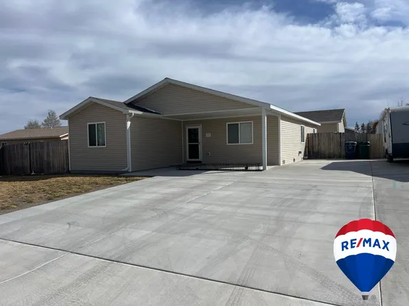 1217 E Jackson Ave, Riverton, WY 82501
