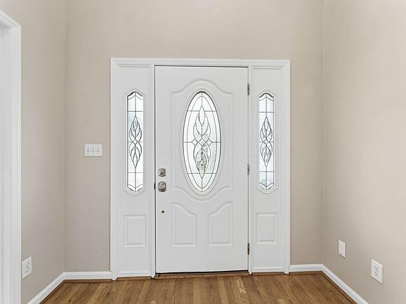 5th image of 220 Arbordale Ct