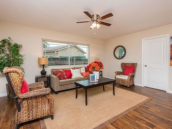 4th image of 7626 Shadyglade Ln