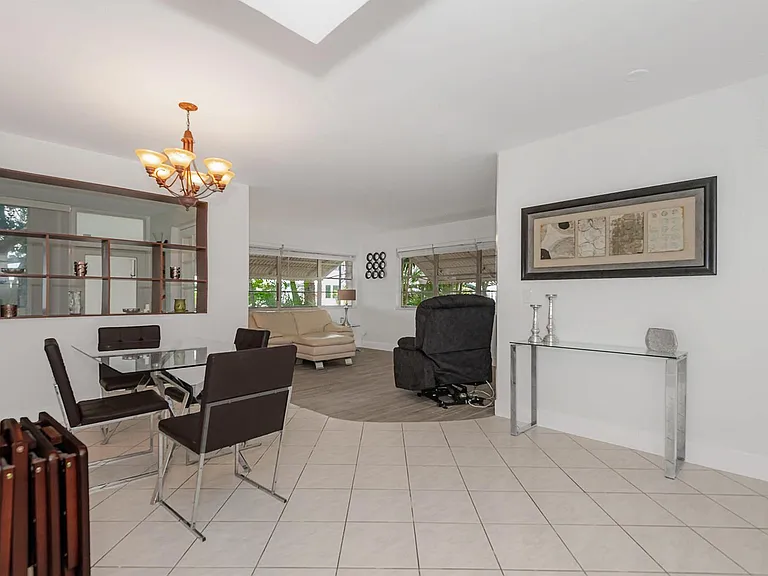 1333 E Hallandale Beach Blvd #101 — Photo 6