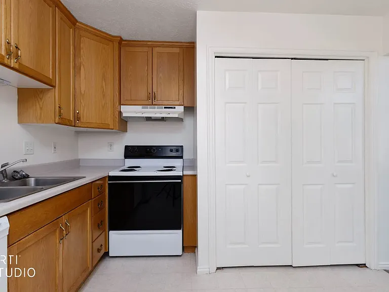 755 S 400 W #1 — Photo 10