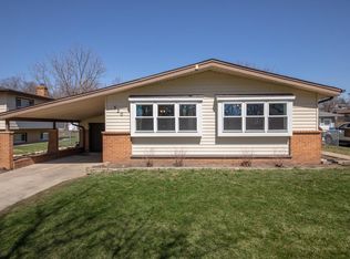 520 Lisa Rd, West Dundee, IL 60118