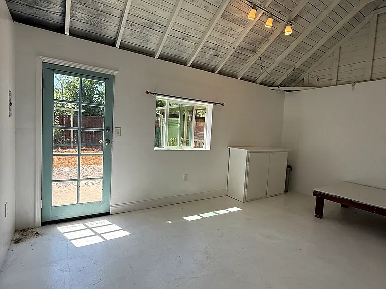 617 Grove St — Photo 18