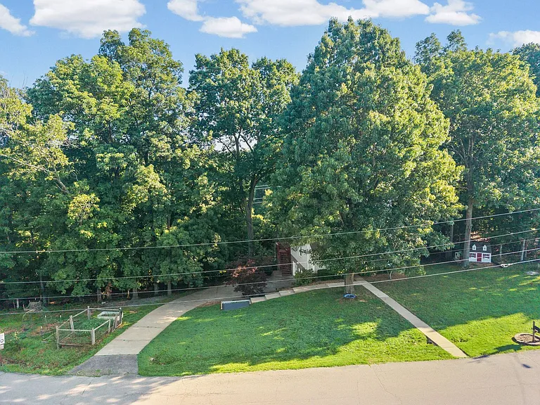 2861 Brothers Rd — Photo 41