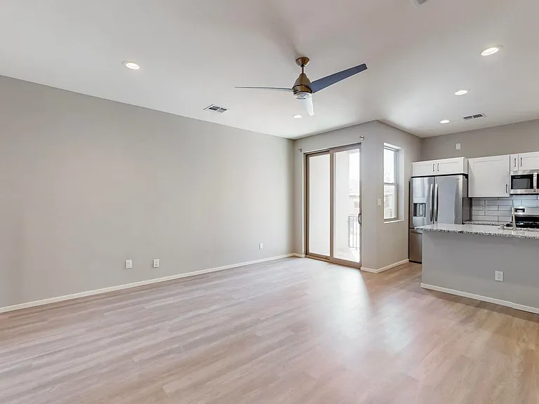 4547 Villa Loma Ln NE — Photo 11