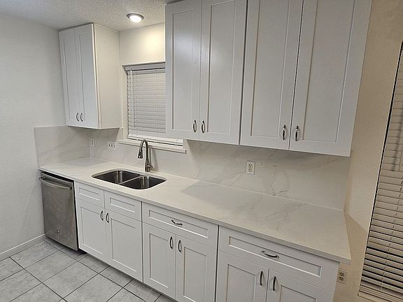 3rd image of 3109 Deer Trail Dr