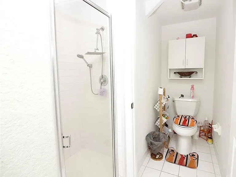6602 Geneva St — Photo 26