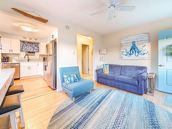 4th image of 5455 Asbury Ave #3