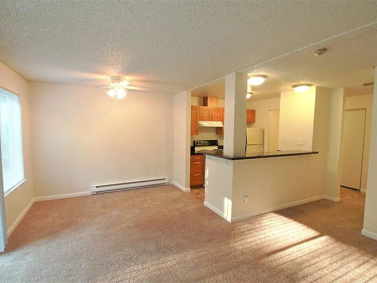 Willow Creek Apartments — Photo 44