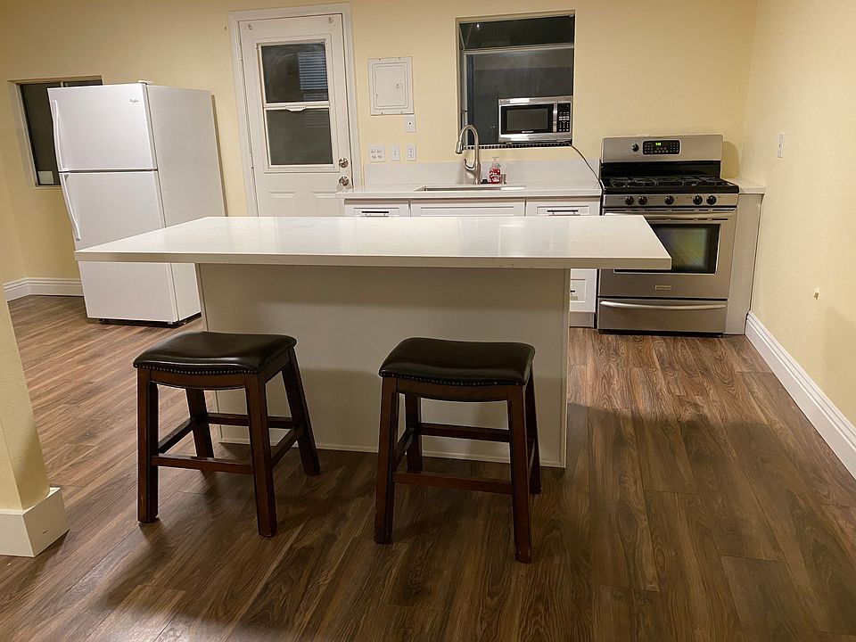 1st image of 294 S Campus Ave #2