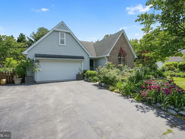 18 E Huntington Cir, Dover, DE 19904