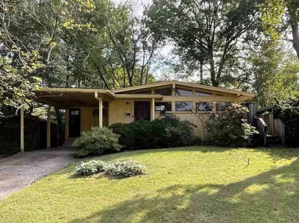 607 S Taylor Dr, Carbondale, IL 62901