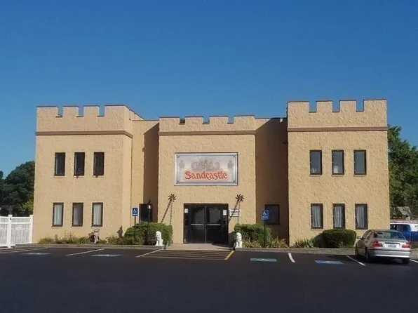 6 Castle Rd, Attleboro, MA 02703