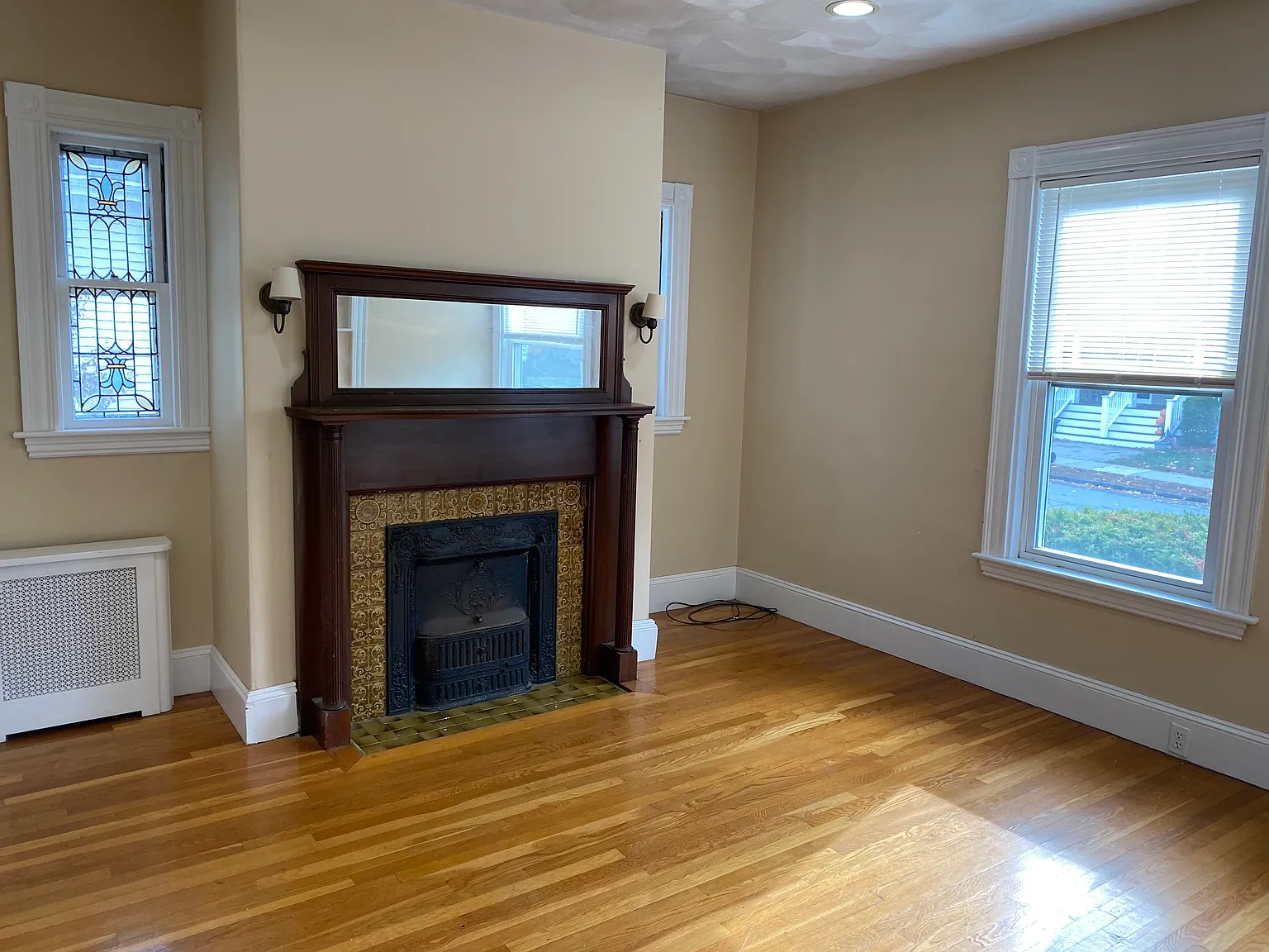 4 bed, 1800 sqft, $4,000 — Photo 2