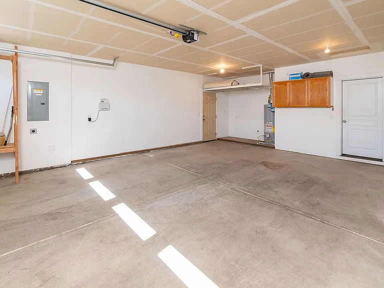 21142 Azalia Ave — Photo 21