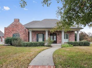 4211 Beau Chene Dr, Lake Charles, LA 70605